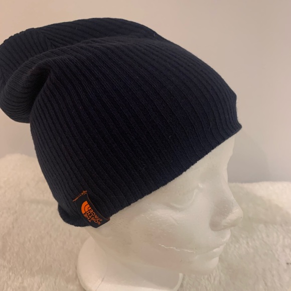 The North Face Reversible Hat - Picture 4 of 8